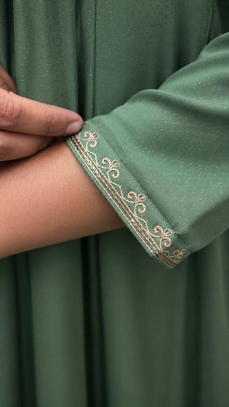 GREEN VICOSE EMBEROIDERY FLAREAD KURTA SUT SET
