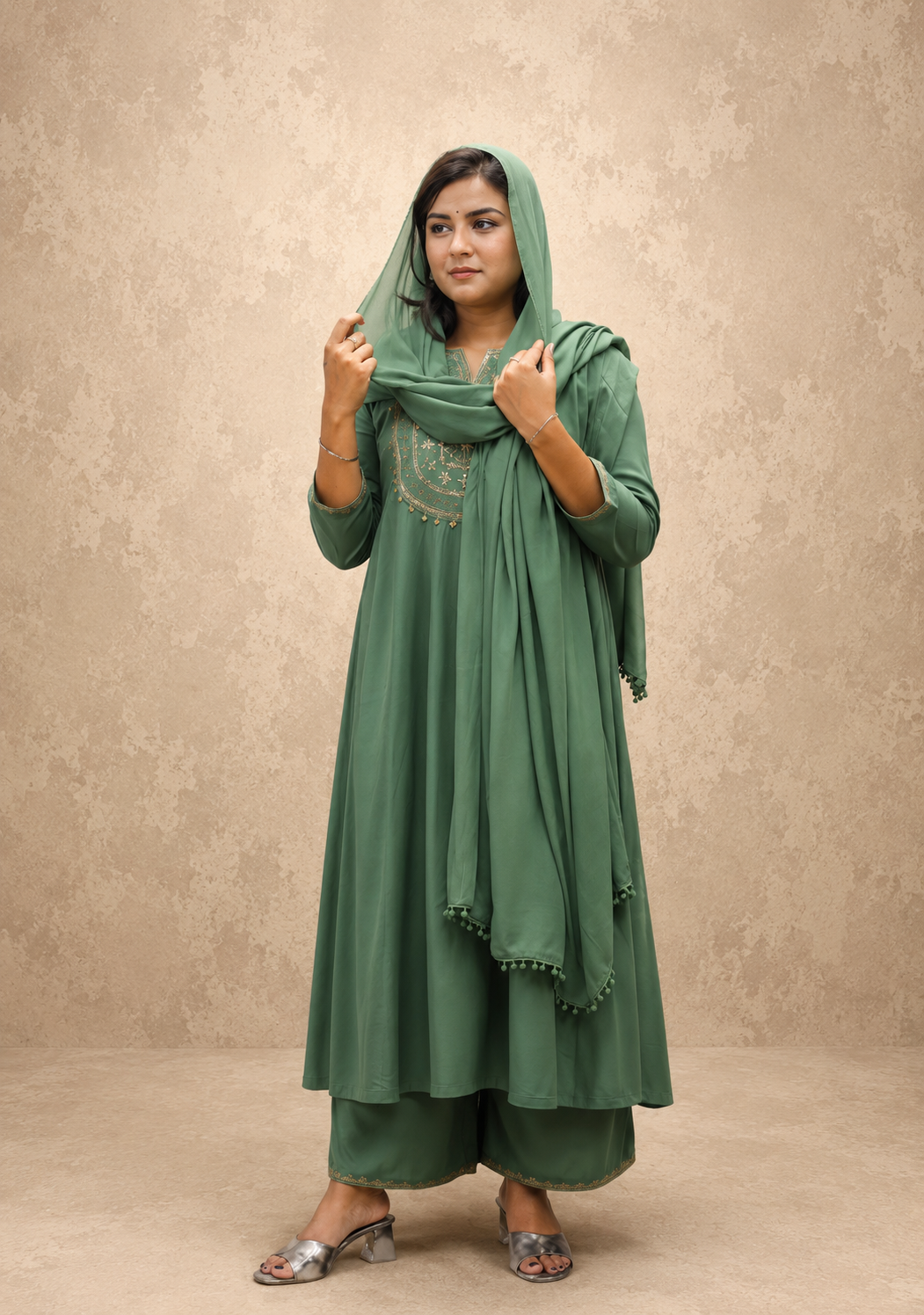 GREEN VICOSE EMBEROIDERY FLAREAD KURTA SUT SET