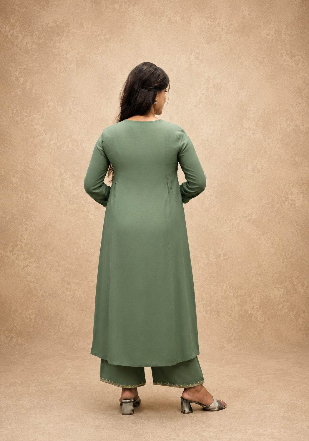 GREEN VICOSE EMBEROIDERY FLAREAD KURTA SUT SET