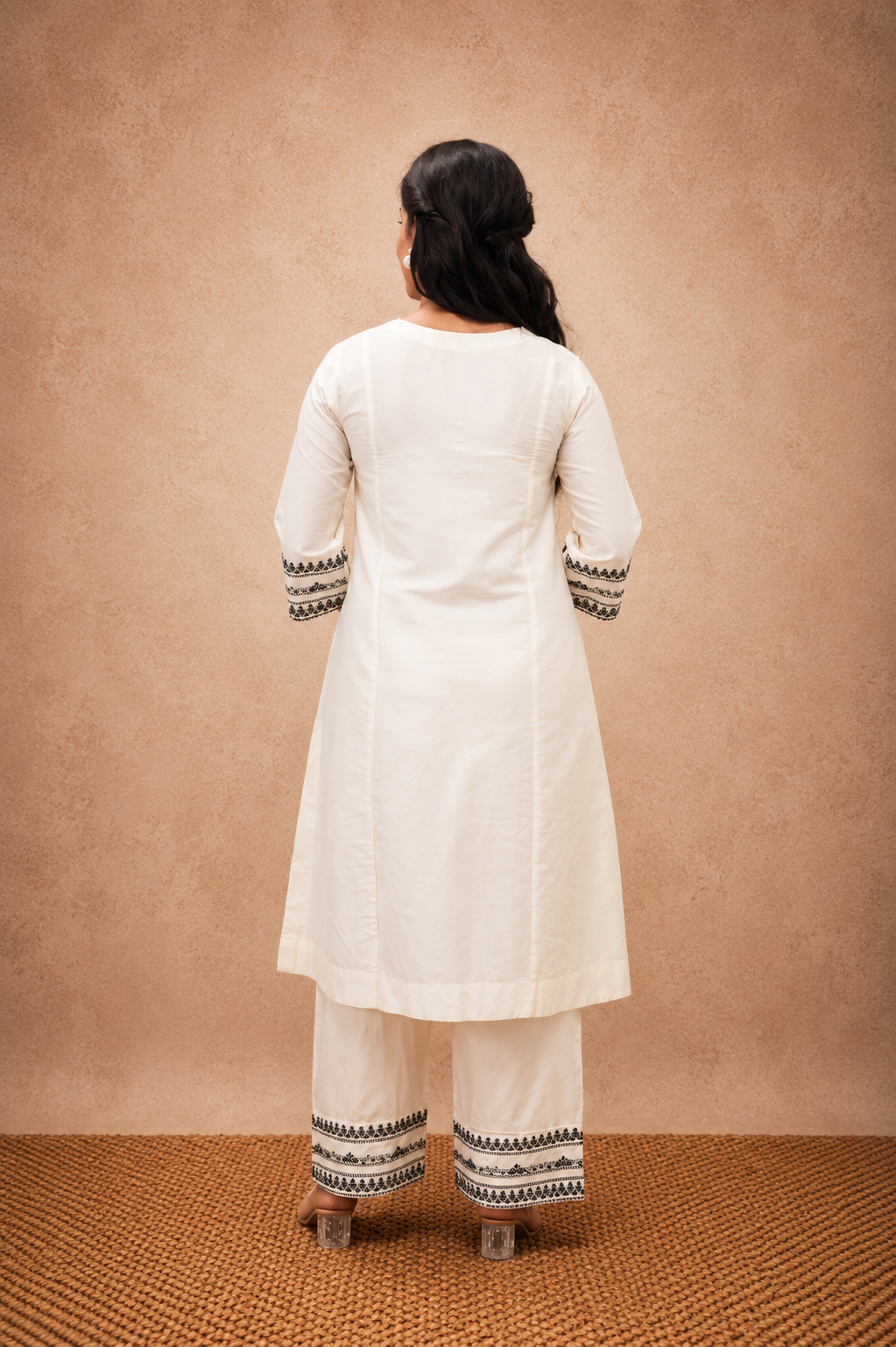 OFF WHITE EMBEROIDERY FLAREAD KURTA SUIT SET